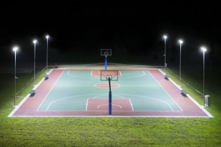 Iluminación de la cancha de baloncesto