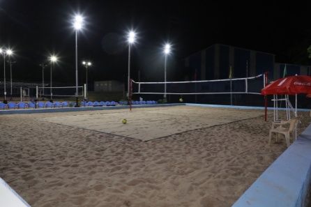 Iluminación de la cancha de voleibol